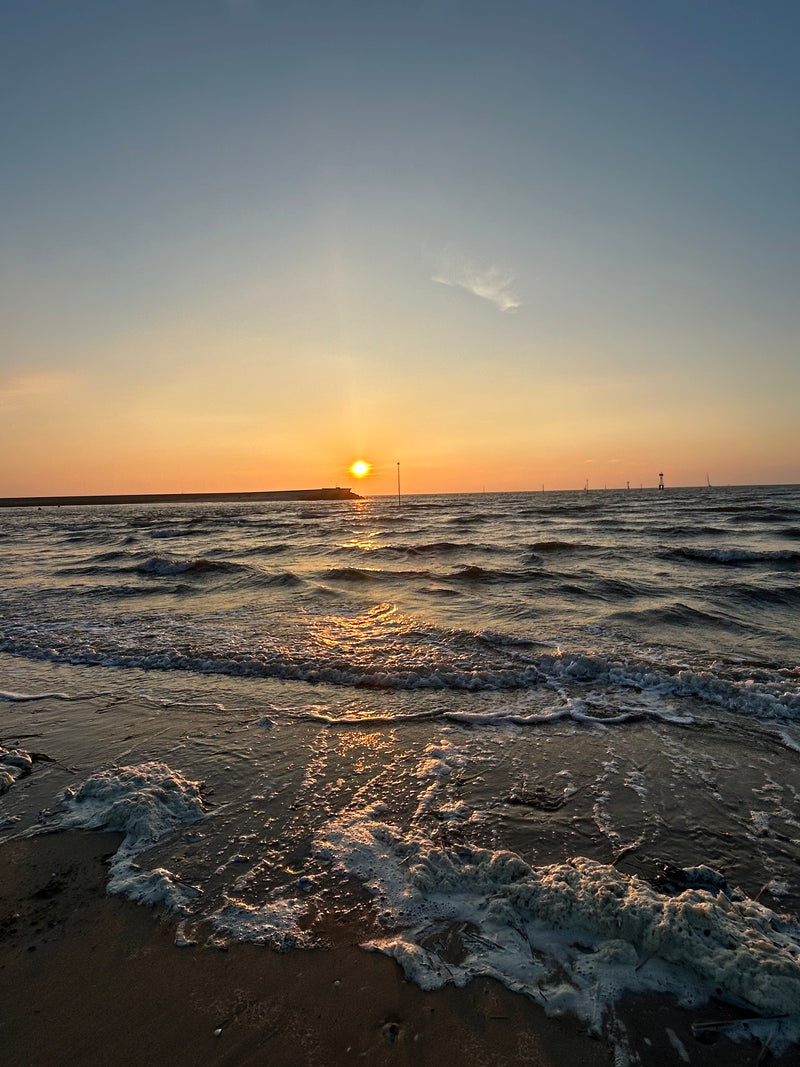 Coucher de Soleil sur la Mer - @loulou.photography_